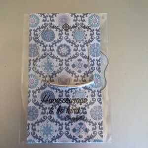 🌺Silver Necklace on Statement Card